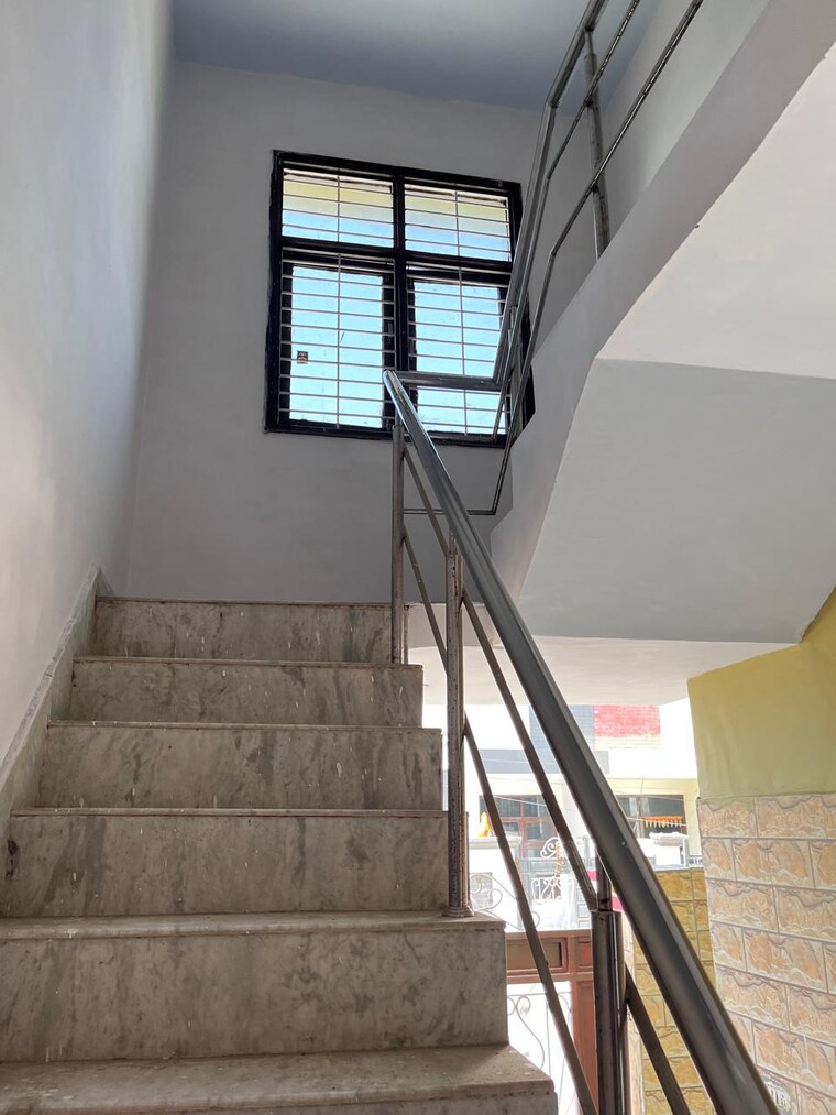 undefined, dayal bagh 3 Bedroom 120 Sq.Yd. Independent House In Dayal Bagh Agra 9302055