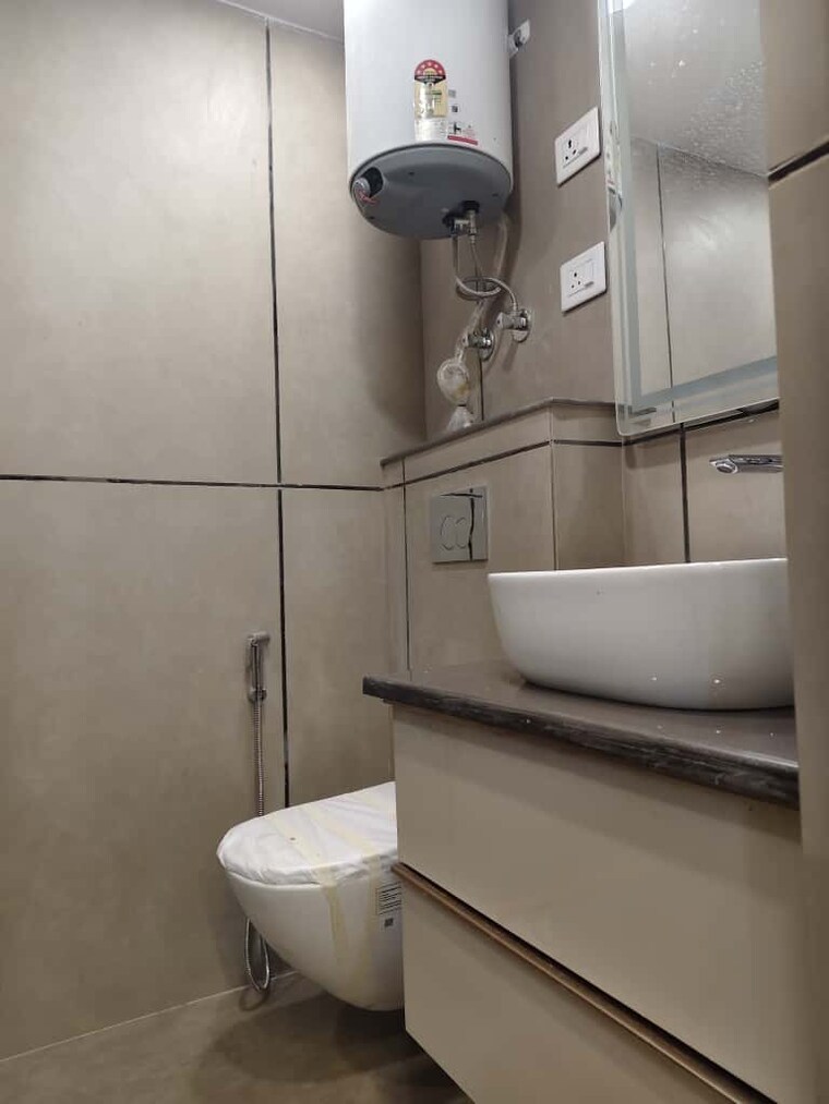 Bathroom, vasant kunj 4 Bedroom 2200 Sq.Ft. Apartment In Vasant Kunj Delhi 9302062