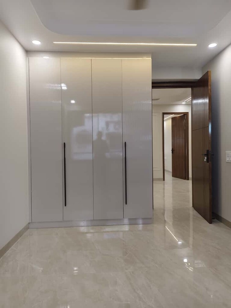 Cover Image, vasant kunj 4 Bedroom 2200 Sq.Ft. Apartment In Vasant Kunj Delhi 9302062