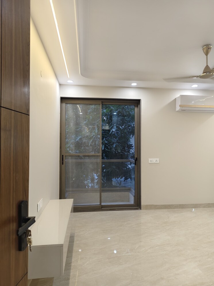 Room, vasant kunj 4 Bedroom 2200 Sq.Ft. Apartment In Vasant Kunj Delhi 9302062