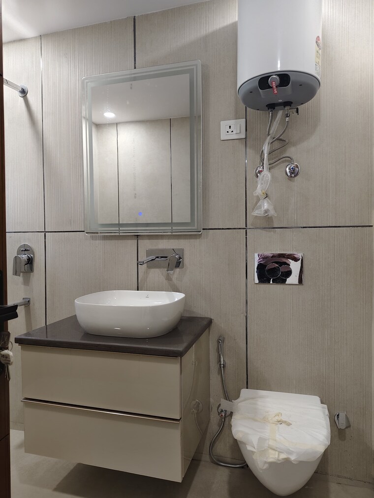 Bathroom, vasant kunj 4 Bedroom 2200 Sq.Ft. Apartment In Vasant Kunj Delhi 9302062