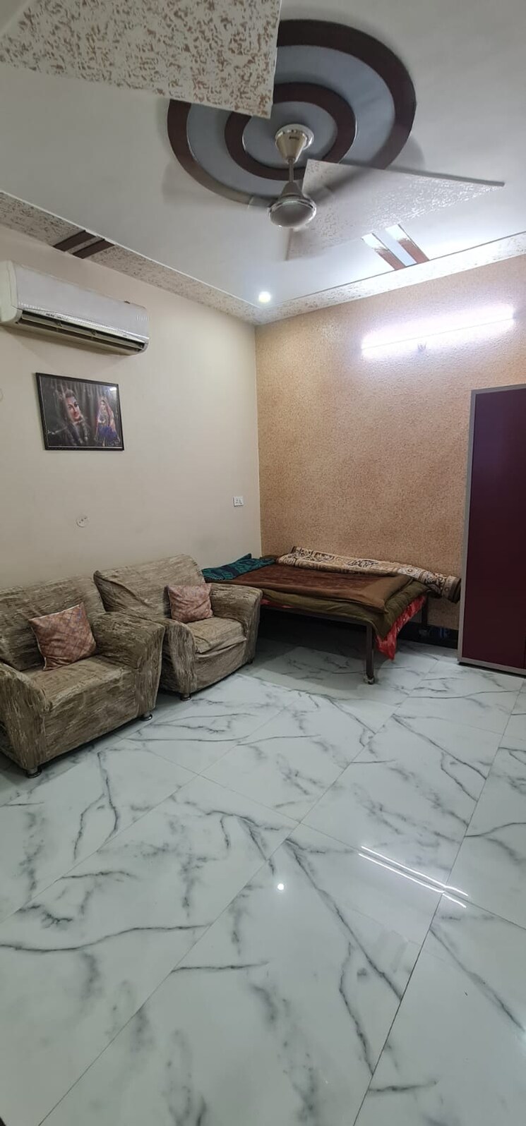Living Room, dayal bagh 4 Bedroom 114 Sq.Yd. Villa In Dayal Bagh Agra 9302059