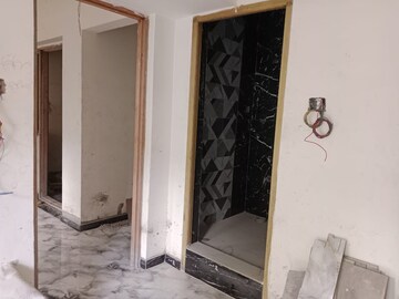 Lift in 3 BHK Apartment at Parrys – for Sale