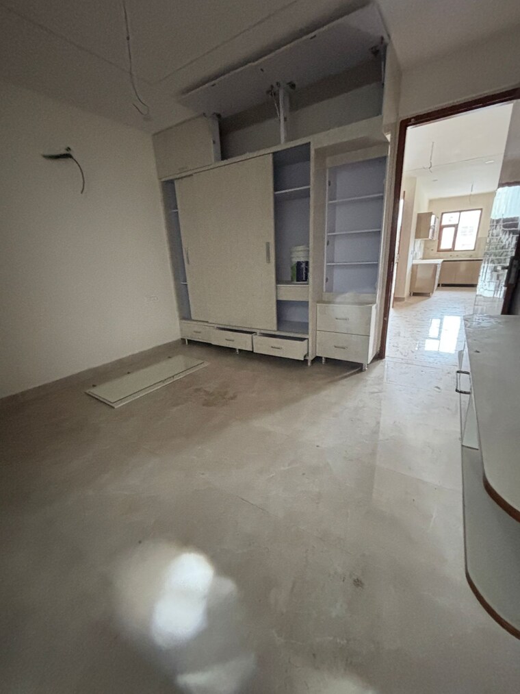 Room, sunny enclave 3 Bedroom 1377 Sq.Ft. Apartment In Sunny Enclave Mohali 9302061