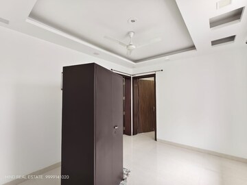 Room in 3 BHK Apartment at Vasant Kunj – for Rent