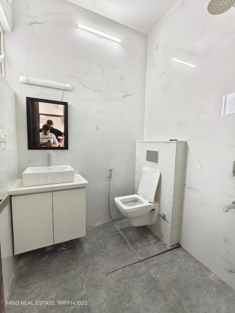 Bathroom, vasant kunj 3 Bedroom 2000 Sq.Ft. Apartment In Vasant Kunj Delhi 9302067