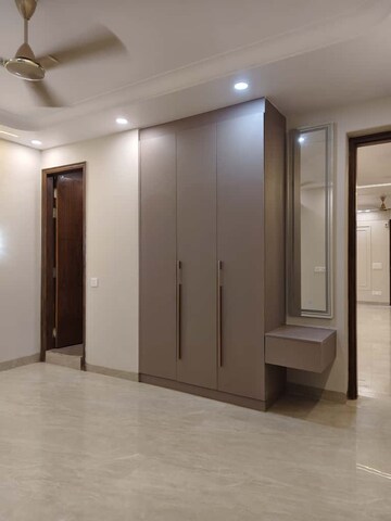 Building Lobby in 3 BHK Apartment at Vasant Kunj – for Rent