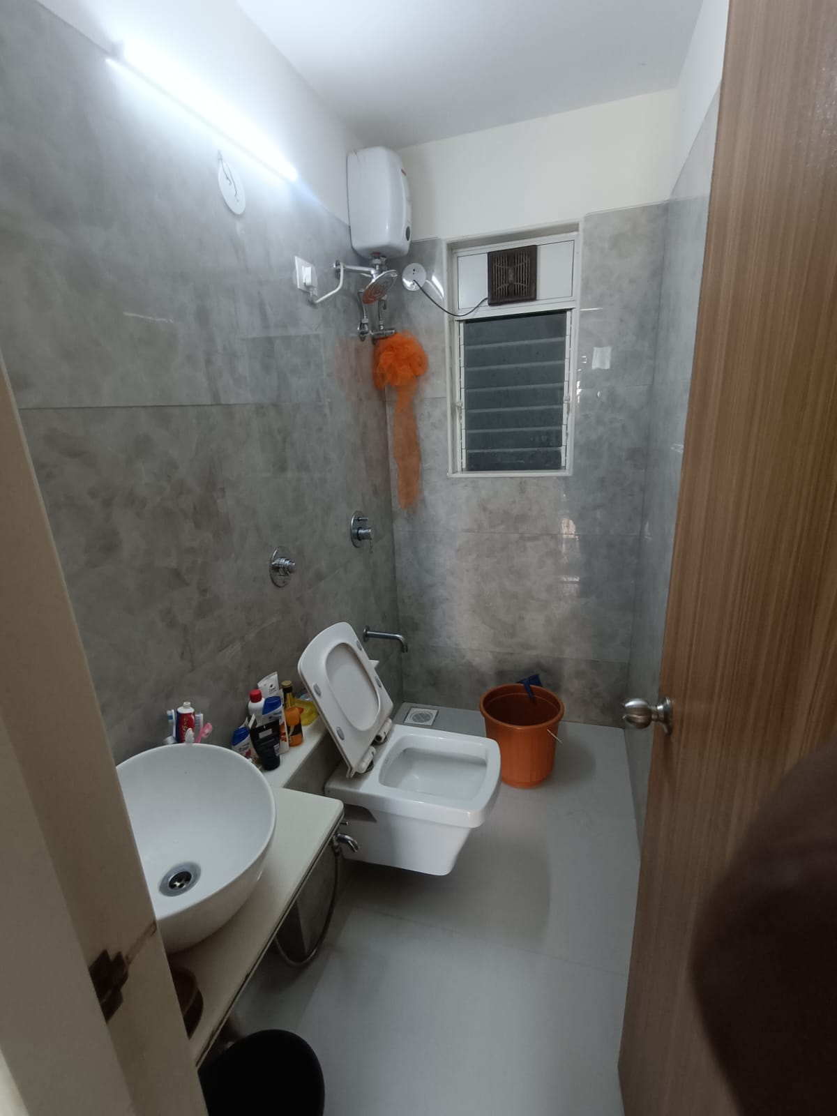 Bathroom, kurla east Pg For Boys & Girls In Kurla East 9302076