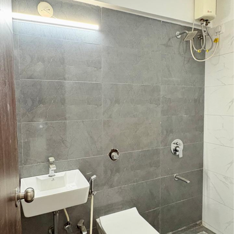 Bathroom, ashish-chs-andheri 1 Bedroom 480 Sq.Ft. Apartment In Manish Nagar Mumbai 9302089