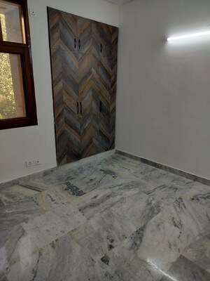 Room in 3 BHK Apartment at Sector 4 Dwarka – for Rent