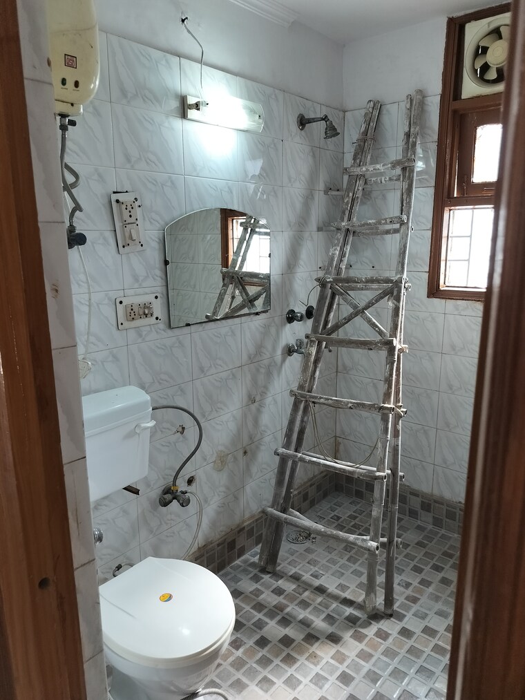 Master Bedroom, pragati-apartments-dwarka 3 Bedroom 1600 Sq.Ft. Apartment In Sector 11 Dwarka Delhi 9302107