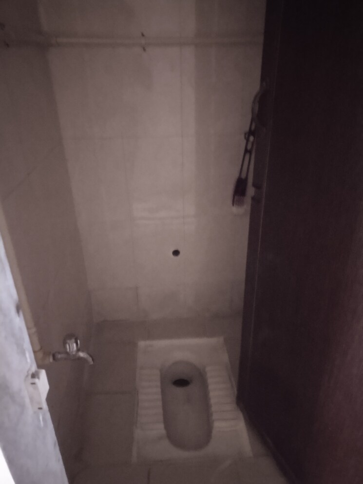 Bathroom, chembur 1 Bedroom 300 Sq.Ft. Apartment In Chembur Mumbai 9302112