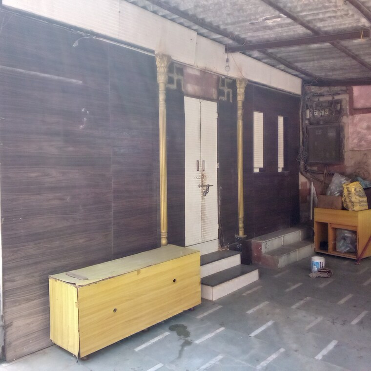 Living Room, unnat-nagar-chs Commercial Office Space 650 Sq.Ft. In Goregaon West Mumbai 9302118