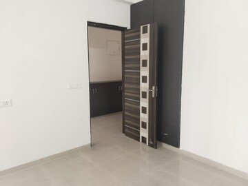 Room in 2 BHK Apartment at Ajnara Homes, Sector 16b Greater Noida – for Sale