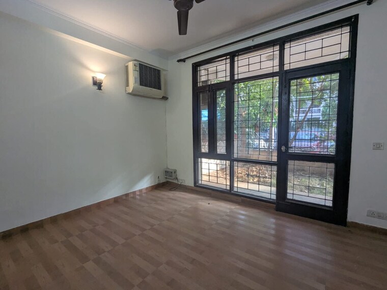 Room, ardee-city 3 Bedroom 300 Sq.Yd. Builder Floor In Sector 52 Gurgaon 9302144