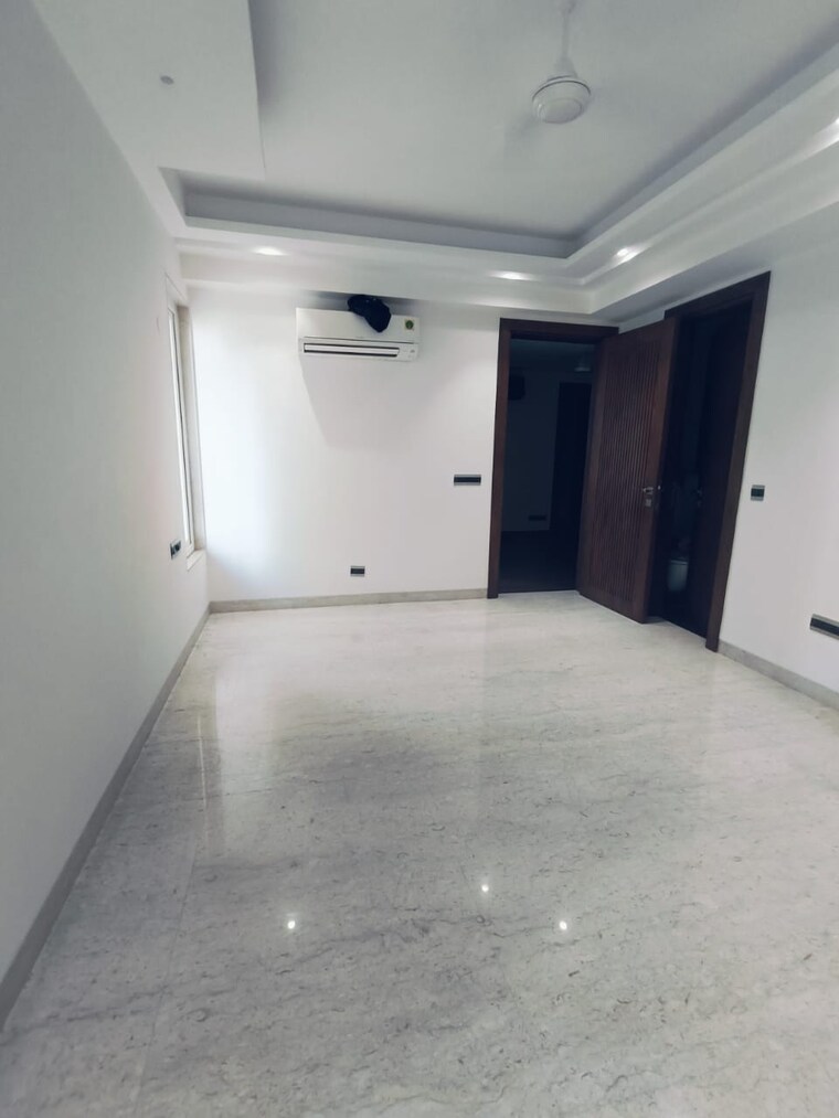 Room, greater kailash i 4 Bedroom 4000 Sq.Ft. Builder Floor In Greater Kailash I Delhi 9302145