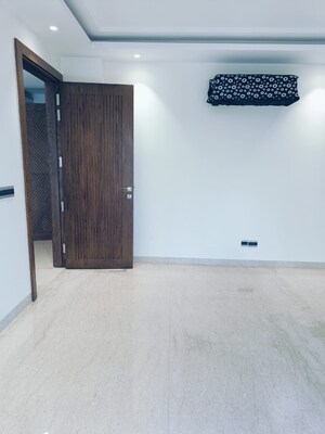 Room in 4 BHK Builder Floor at Greater Kailash I – for Rent