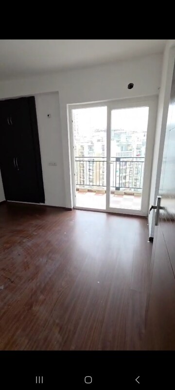 Room in 3 BHK Apartment at Casa Woodstock, Sector 16c Greater Noida – for Sale