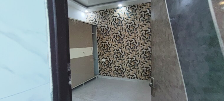 Bathroom, bhagwati vihar 2 Bedroom 80 Sq.Yd. Builder Floor In Bhagwati Vihar Delhi 9302159