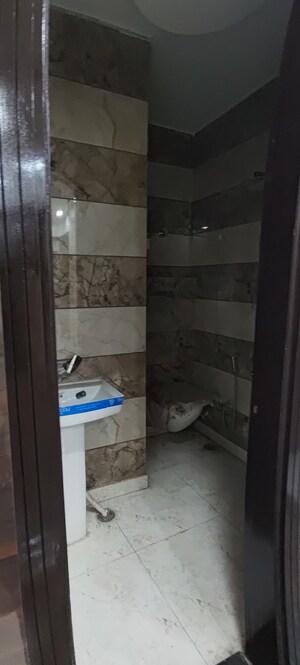 Furnished Amenities in 2 BHK Builder Floor at Bhagwati Vihar – for Sale
