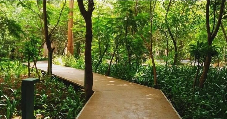 Garden, lodha-amara 2 Bedroom 735 Sq.Ft. Apartment In Kolshet Road Thane 9301965