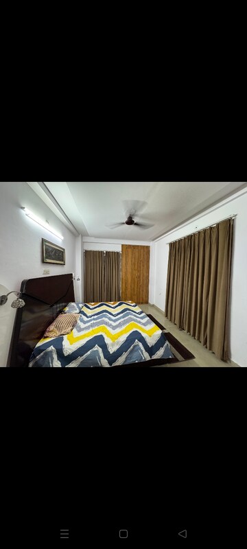 Bedroom in 3 BHK Apartment at Hazratganj – for Rent