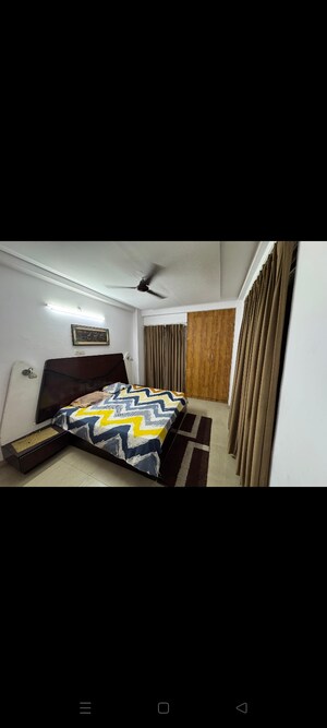 Bedroom in 3 BHK Apartment at Hazratganj – for Rent