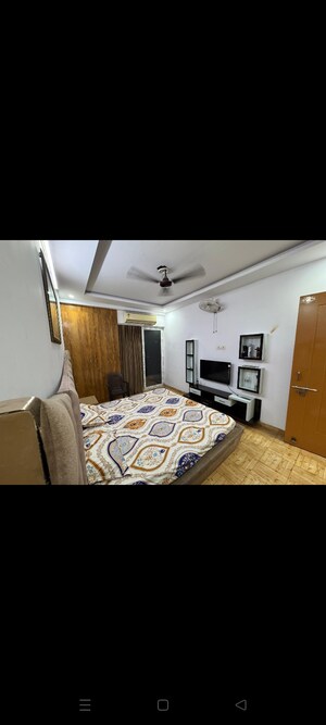Bedroom in 3 BHK Apartment at Hazratganj – for Rent