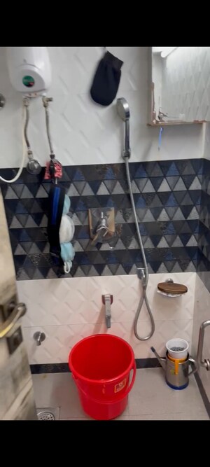 Bathroom in 2 BHK Apartment at Kaif Tower, Byculla – for Sale