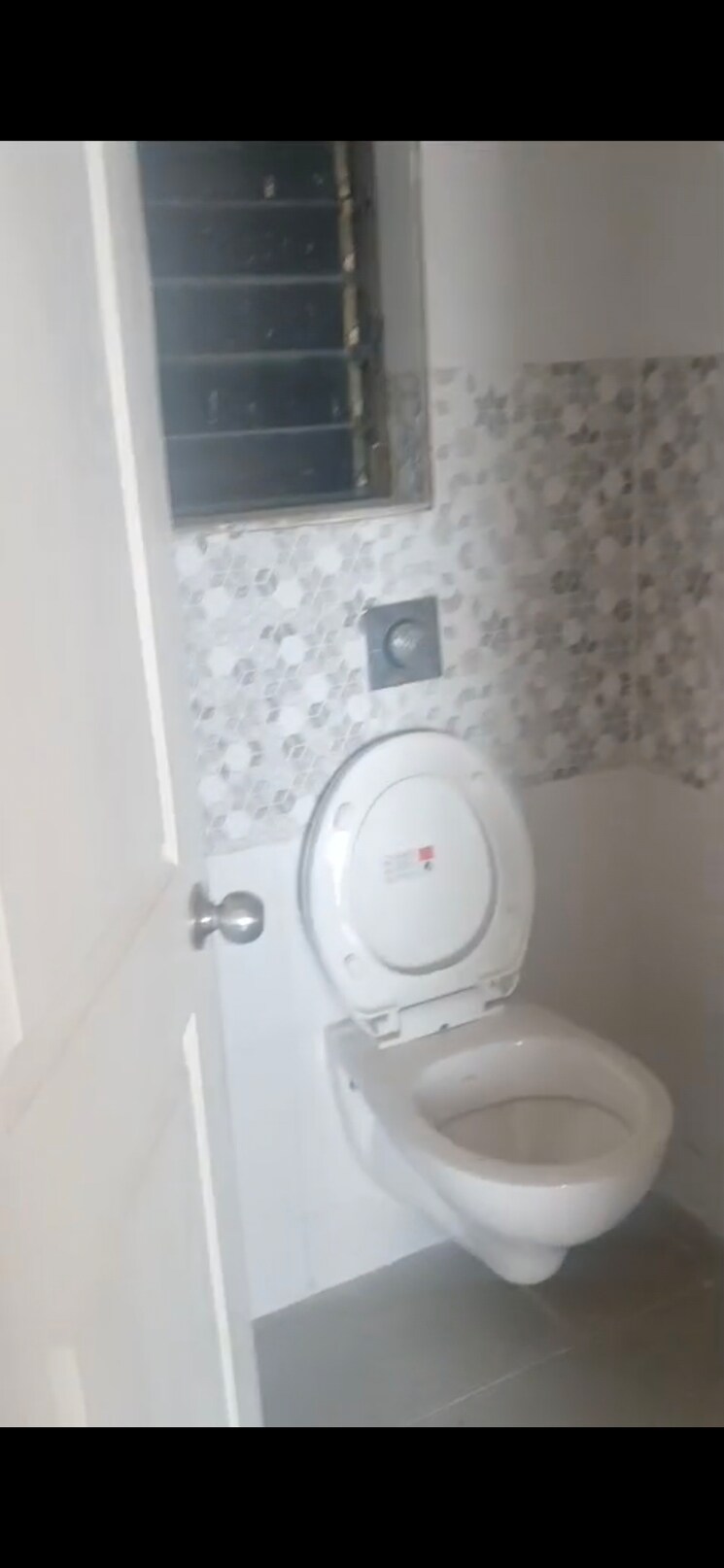 Bathroom, goregaon west 1 Bedroom 450 Sq.Ft. Apartment In Goregaon West Mumbai 9302180