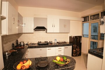 Kitchen in 3.5 BHK Apartment at Gomti Nagar – for Rent