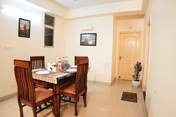 Living Room in 3.5 BHK Apartment at Gomti Nagar – for Rent