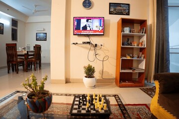 Living Room in 3.5 BHK Apartment at Gomti Nagar – for Rent