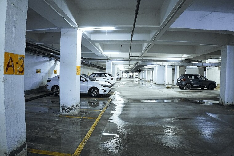  Parking, paarth-aadyant 3.5 Bedroom 2110 Sq.Ft. Apartment In Gomti Nagar Lucknow 9302187