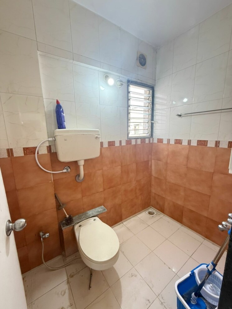 Bathroom, deccan gymkhana 2 Bedroom 995 Sq.Ft. Apartment In Deccan Gymkhana Pune 9302197