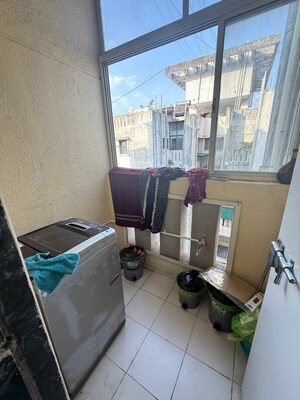 Team Area in 2 BHK Apartment at Deccan Gymkhana – for Rent