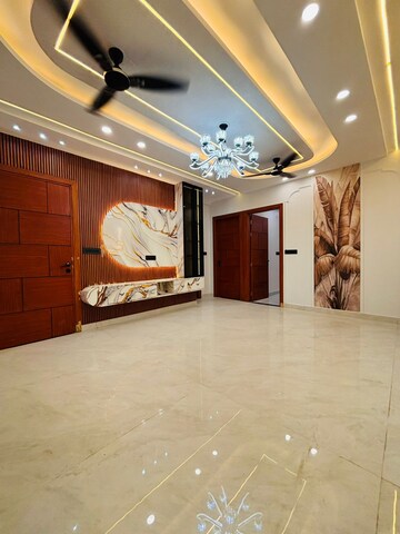 Room in 3 BHK Builder Floor at Sector 15 Dwarka – for Sale