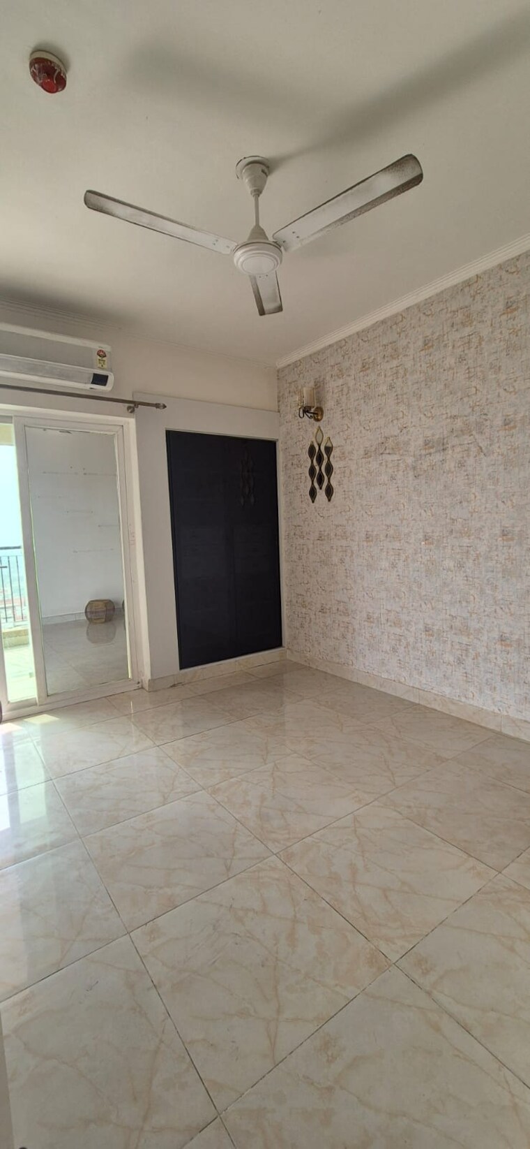 Room, gaurs-siddhartham 2 Bedroom 945 Sq.Ft. Apartment In Siddharth Vihar Ghaziabad 9302206