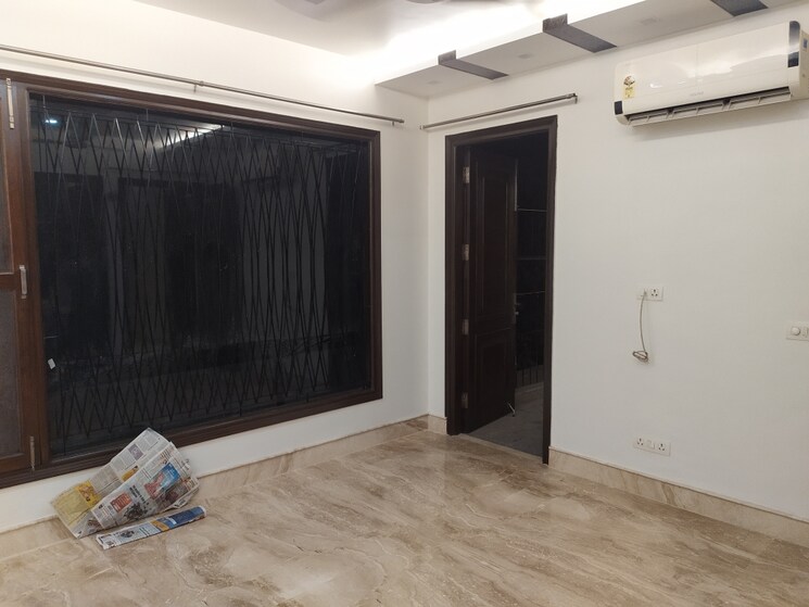 Master Bedroom, chittaranjan park 3 Bedroom 2300 Sq.Ft. Builder Floor In Chittaranjan Park Delhi 9302212