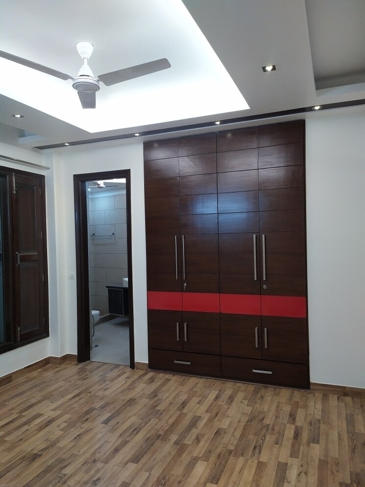 Master Bedroom, chittaranjan park 3 Bedroom 2300 Sq.Ft. Builder Floor In Chittaranjan Park Delhi 9302212