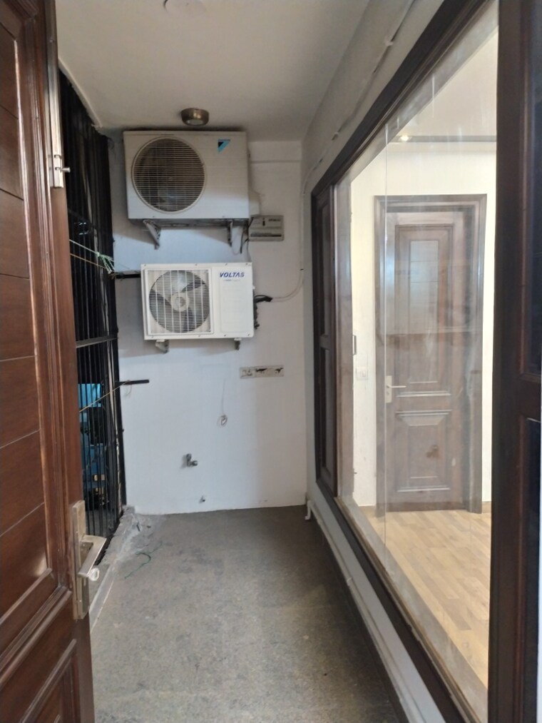 Balcony, chittaranjan park 3 Bedroom 2300 Sq.Ft. Builder Floor In Chittaranjan Park Delhi 9302212