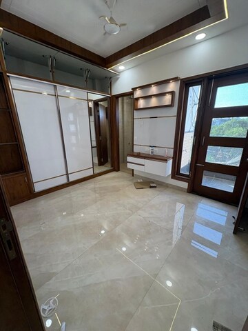 Master Bedroom in 2 BHK Builder Floor at Kalkaji – for Rent