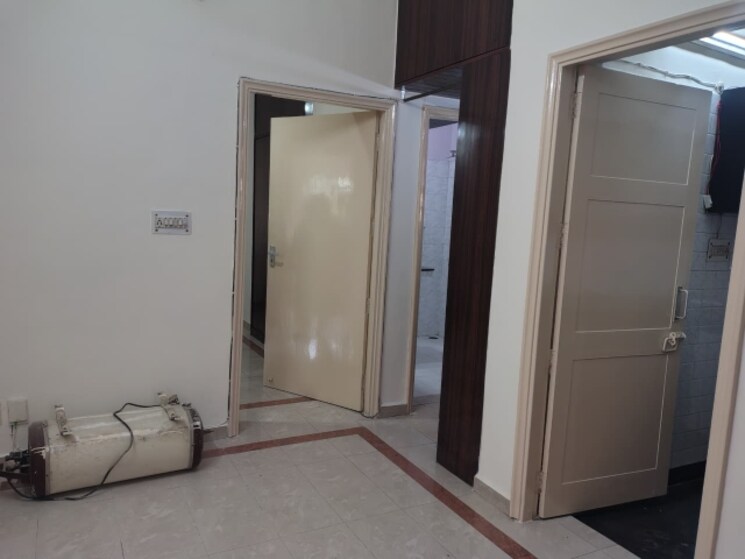 Room, kalkaji 2.5 Bedroom 1300 Sq.Ft. Builder Floor In Kalkaji Delhi 9302217