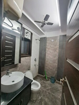 Attached Bathroom in 3 BHK Builder Floor at Chittaranjan Park – for Rent