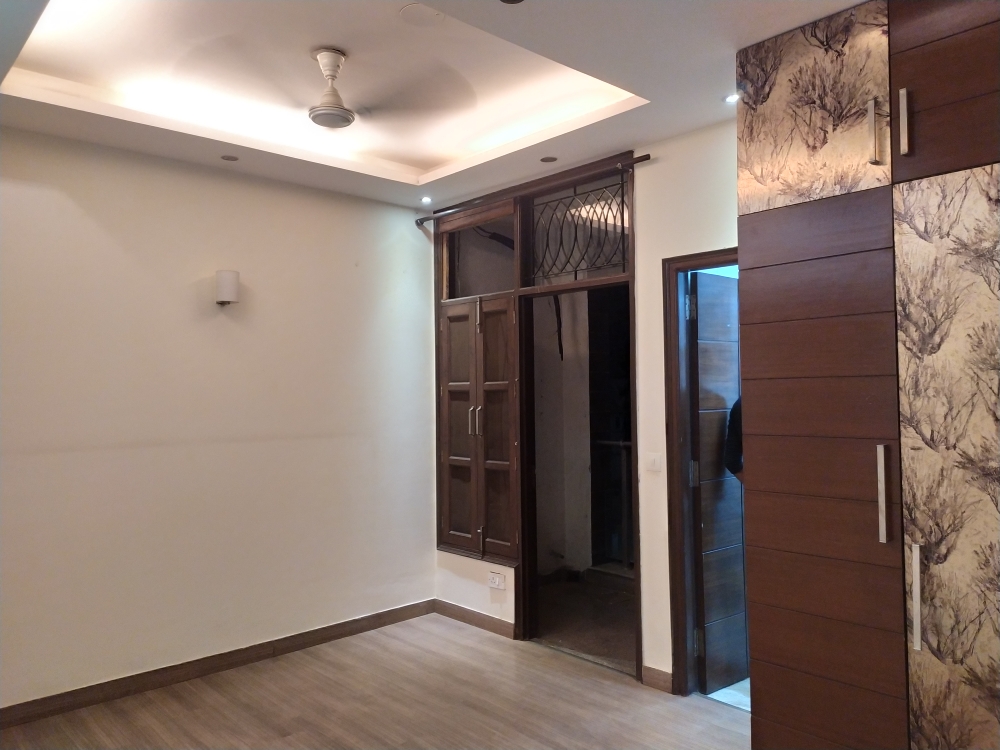 2 BHK + Pooja Room Builder Floor For Rent in Kalkaji South Delhi 