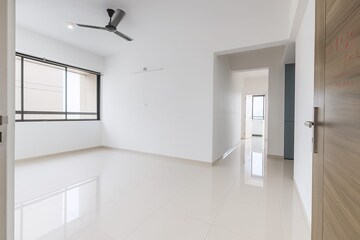 Room in 3 BHK Apartment at South Bopal – for Rent