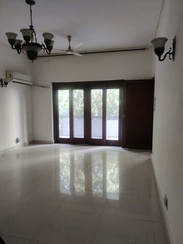 Room in 3 BHK Builder Floor at Anand Niketan – for Rent