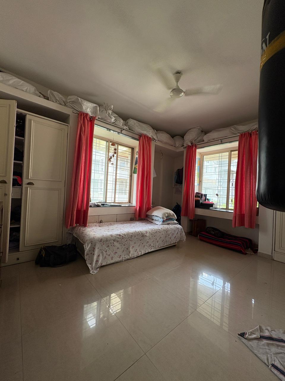 3 BHK + Servant Room 1200 Sq.Ft. Apartment in High Life