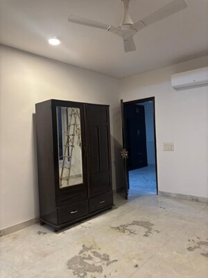 Room in 3 BHK Builder Floor at Greater Kailash ii – for Rent