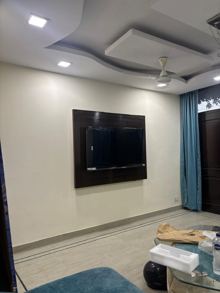 Living Room, greater kailash ii 3 Bedroom 300 Sq.Yd. Builder Floor In Greater Kailash ii Delhi 9302270